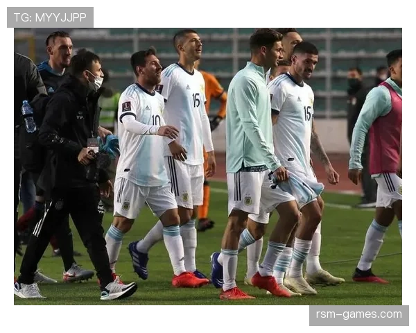 帕雷德斯国家队备战状态火热,强势助力球队提升竞争力 帕雷德斯国家队备战状态火热,强势助力球队提升竞争力