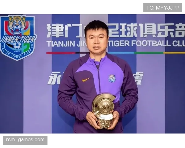 战术革新助力球队表现稳健,新教练引领争夺赛季冠军 战术革新助力球队表现稳健,新教练引领争夺赛季冠军