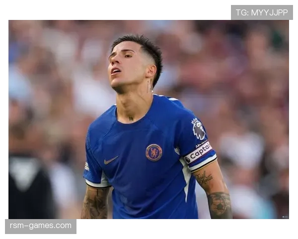 恩佐本赛季在英超表现稳健，中场控制力持续提升