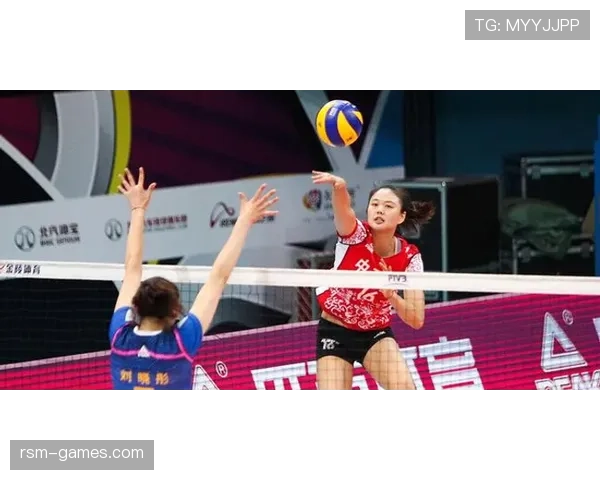 龚翔宇训练完直接拎爱马仕去吃夜宵？